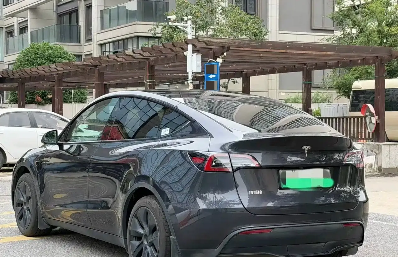 Tesla 2024 Model Y rear-wheel drive version automatic transmission 5