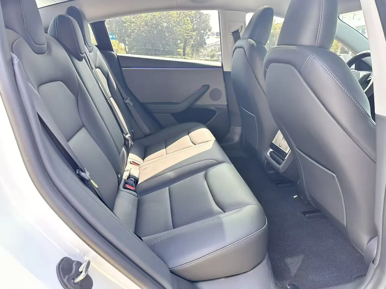 Tesla 2026 Model 3 rear-wheel drive version of automatic transmission 3