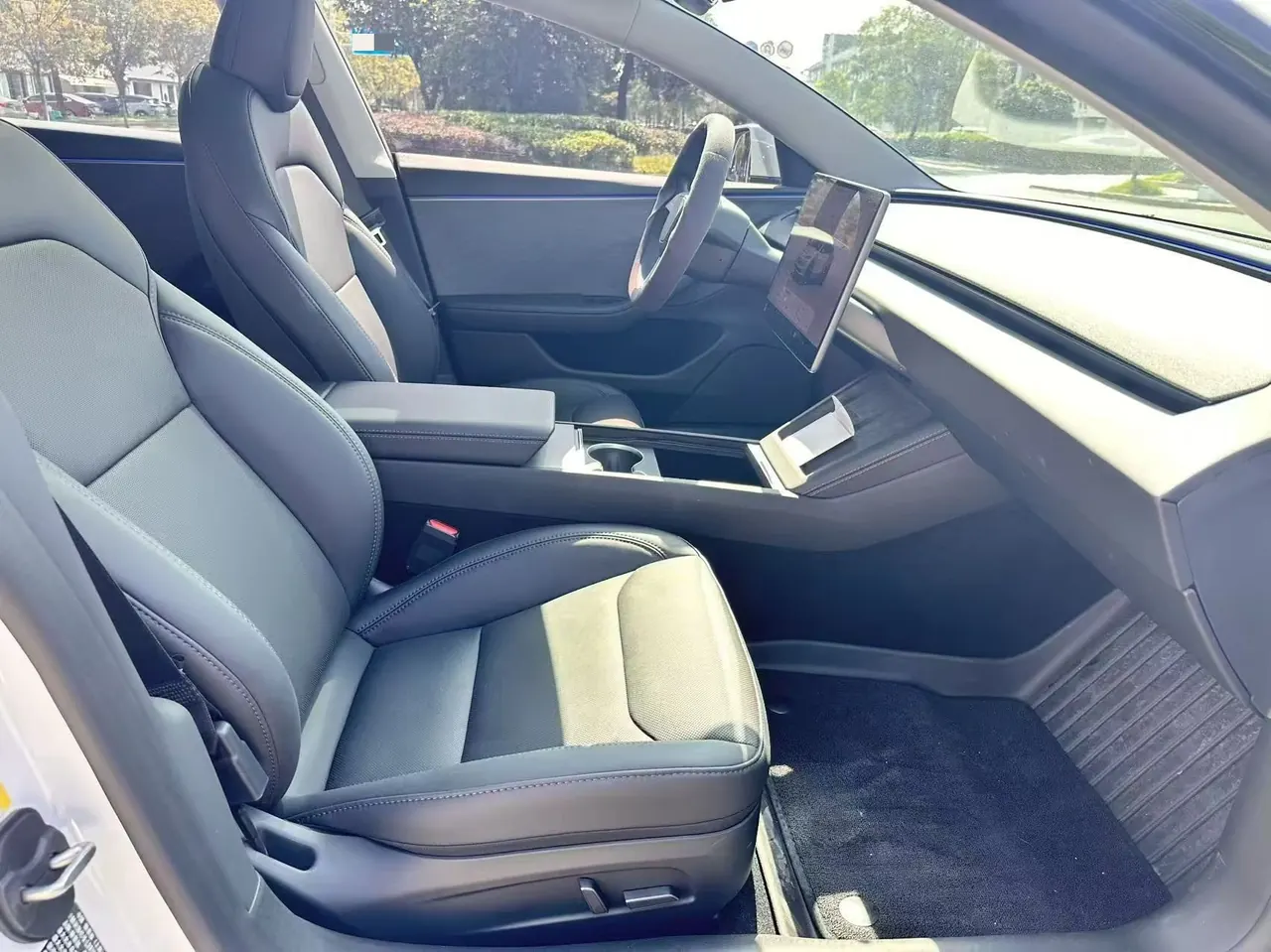 Tesla 2026 Model 3 rear-wheel drive version of automatic transmission 5