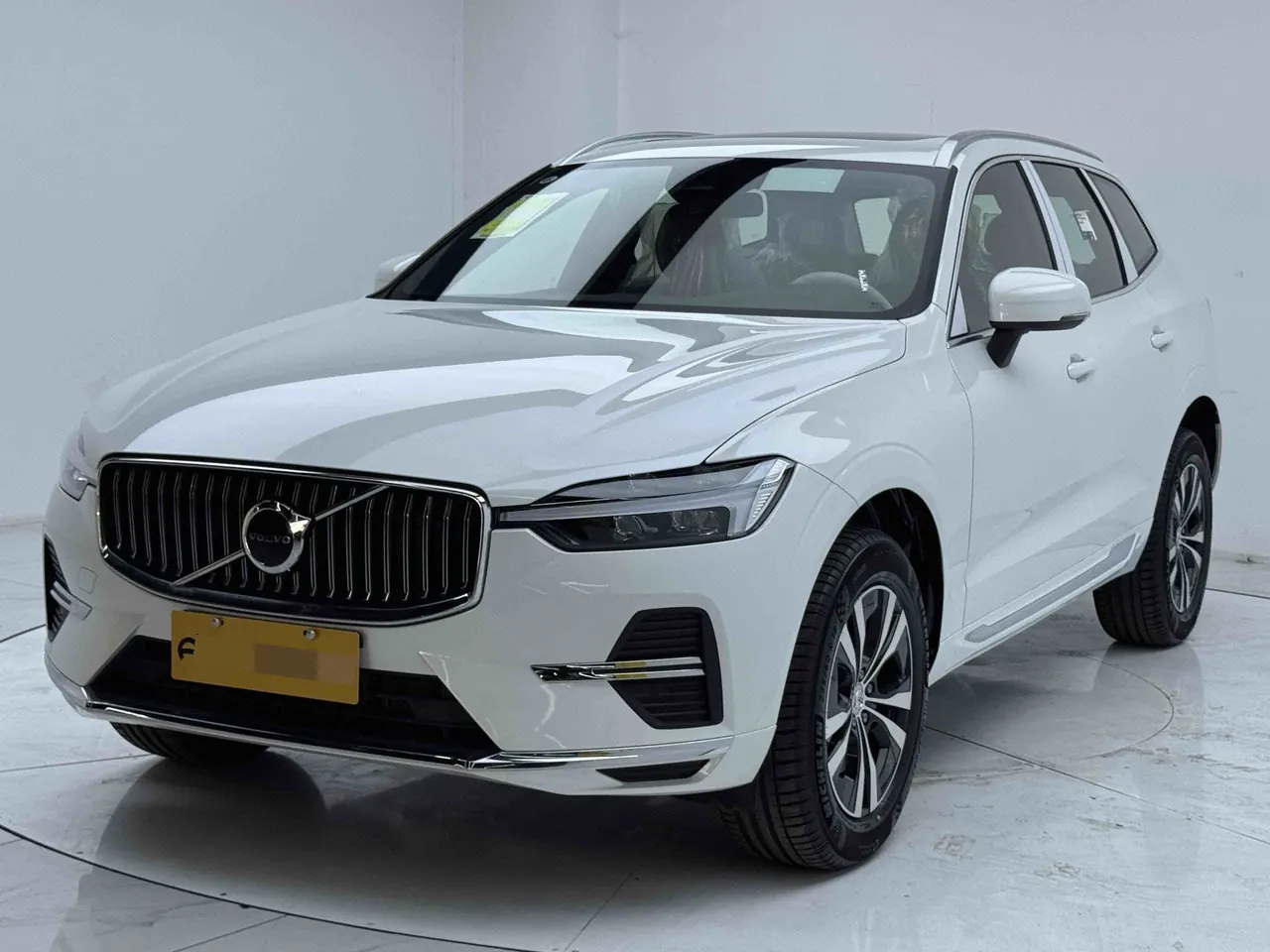 Volvo 2025 XC60 48V 2.0T B5 4-wheel-drive Zhiyi Deluxe Edition Automatic Gear - View 1