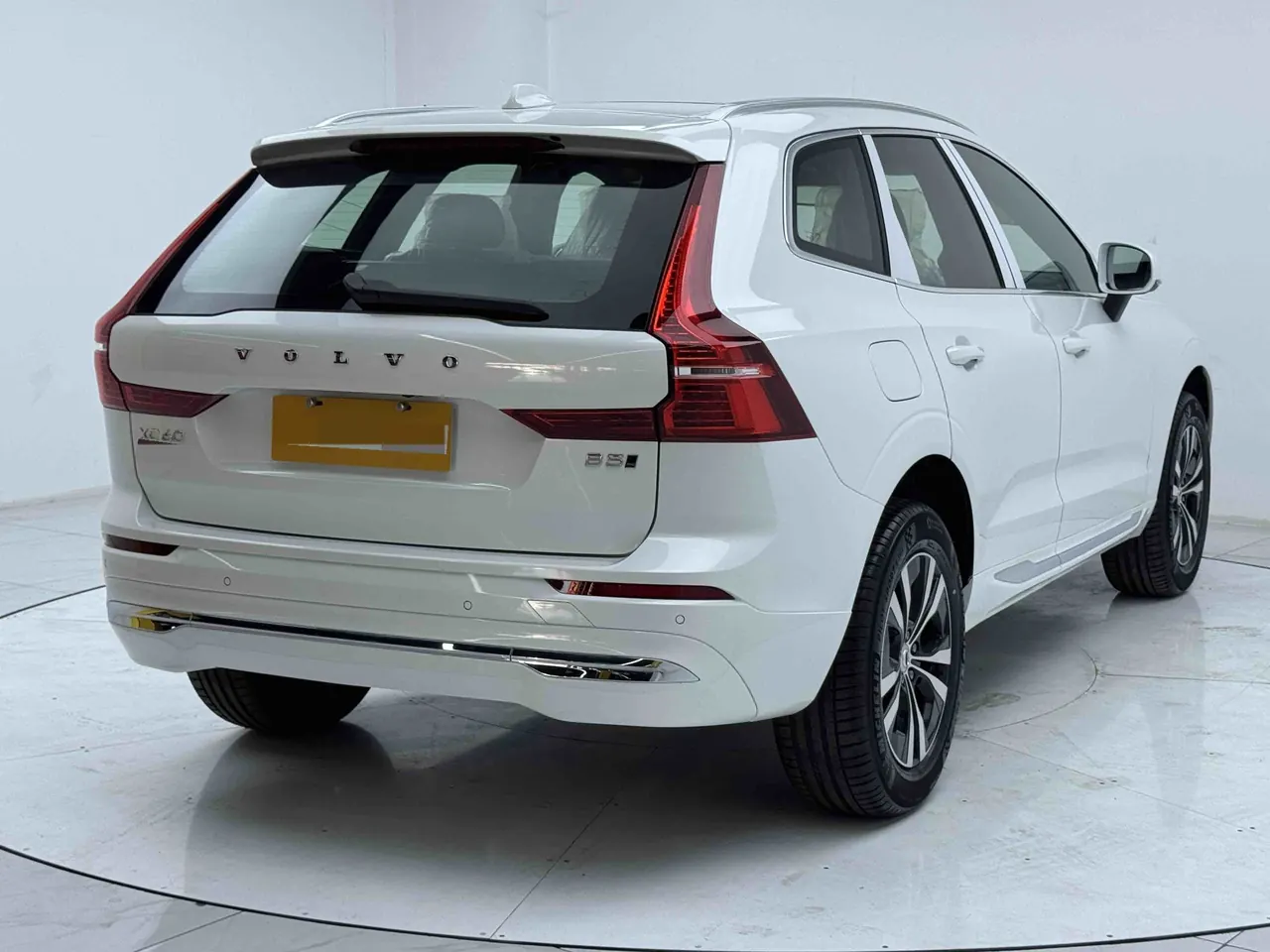 Volvo 2025 XC60 48V 2.0T B5 4-wheel-drive Zhiyi Deluxe Edition Automatic Gear 10