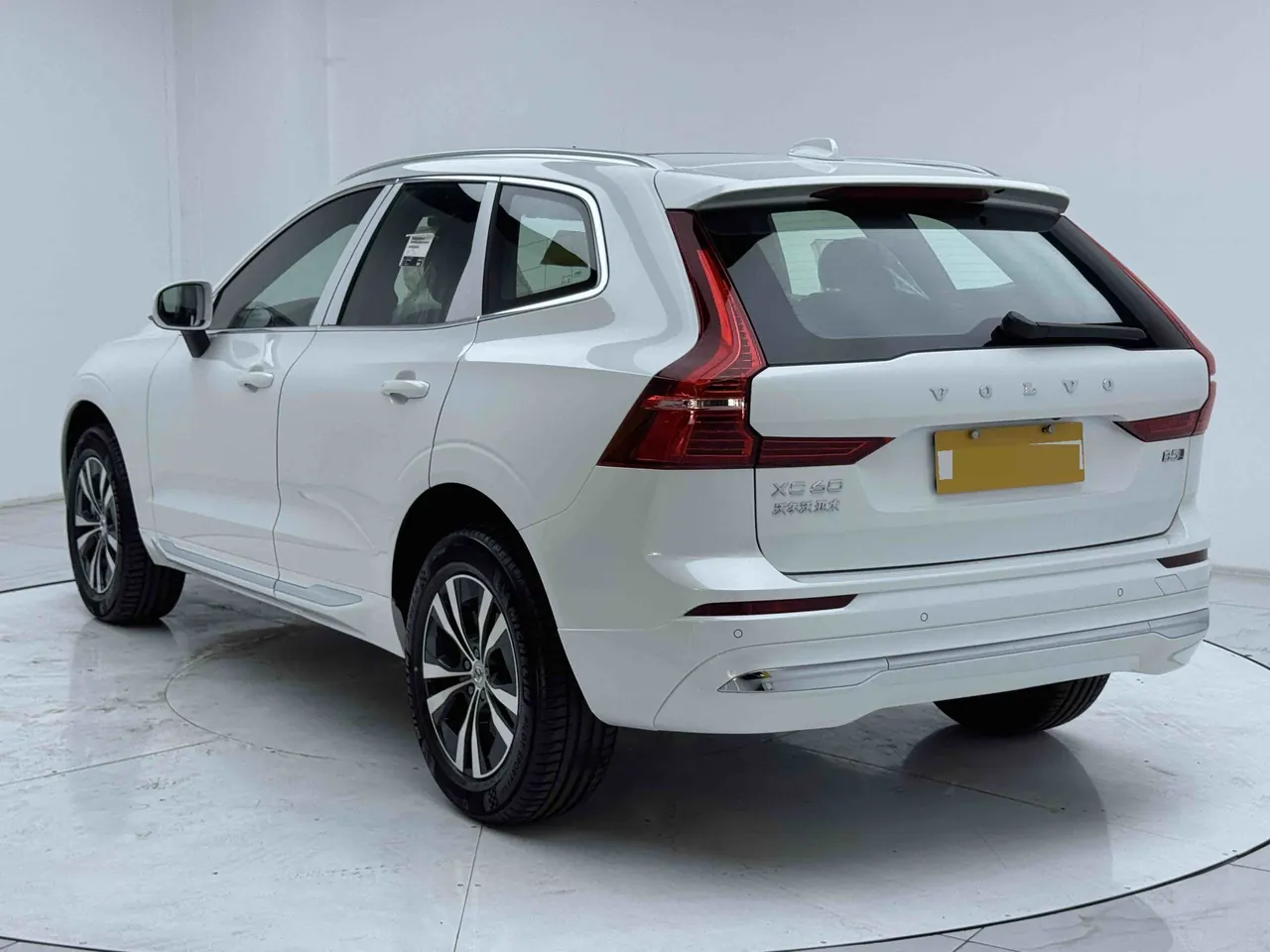 Volvo 2025 XC60 48V 2.0T B5 4-wheel-drive Zhiyi Deluxe Edition Automatic Gear 8
