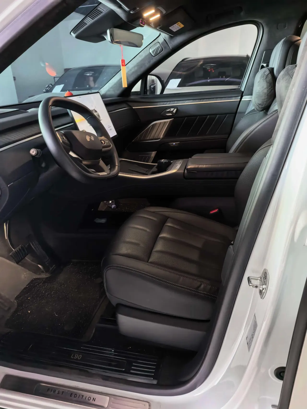 ONVO 2025 L90 Max six-seat automatic gear 4