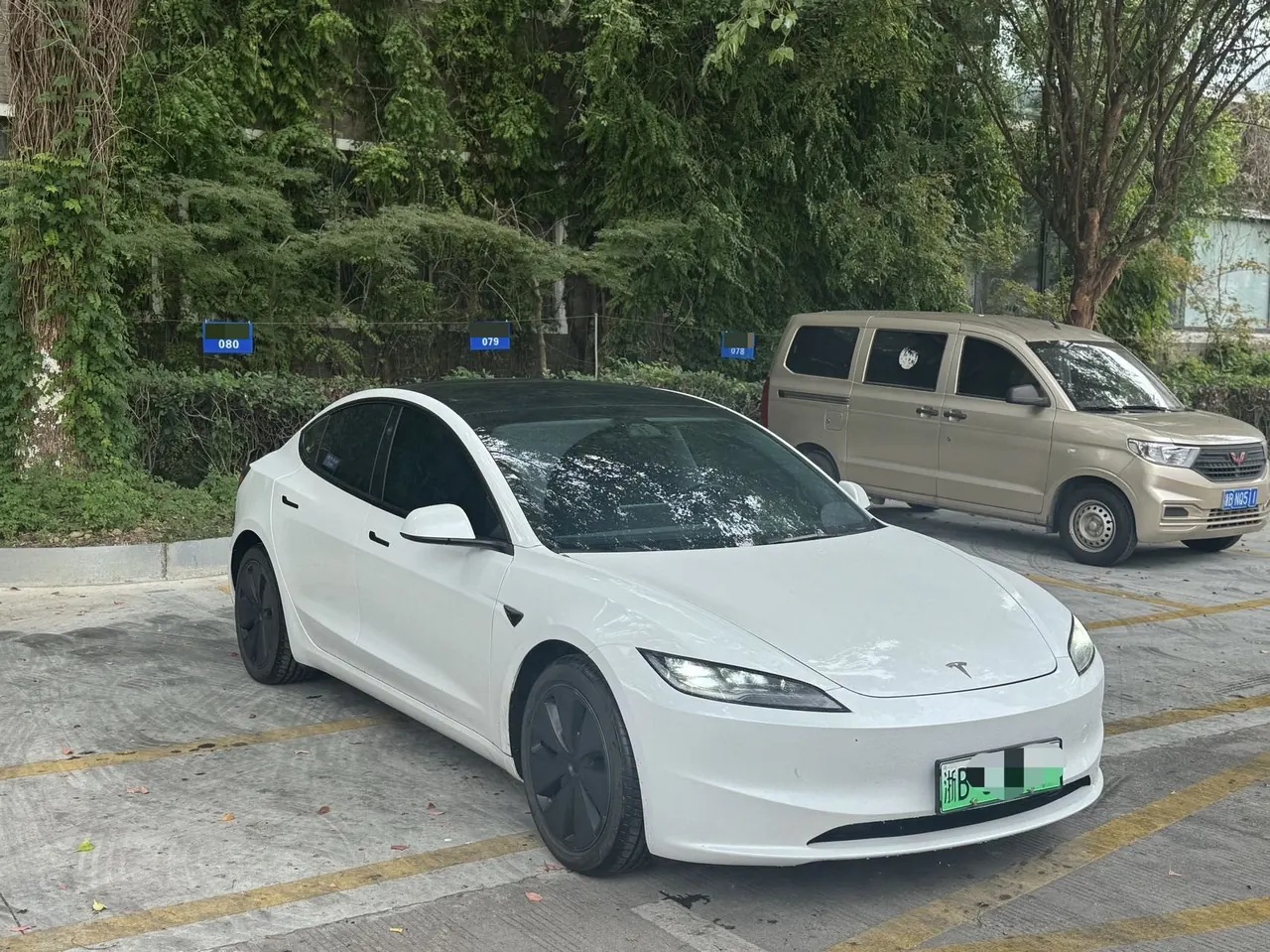 Tesla 2025 Model 3 rear-wheel drive version of automatic transmission 2