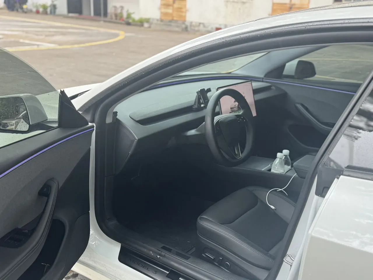 Tesla 2025 Model 3 rear-wheel drive version of automatic transmission 3
