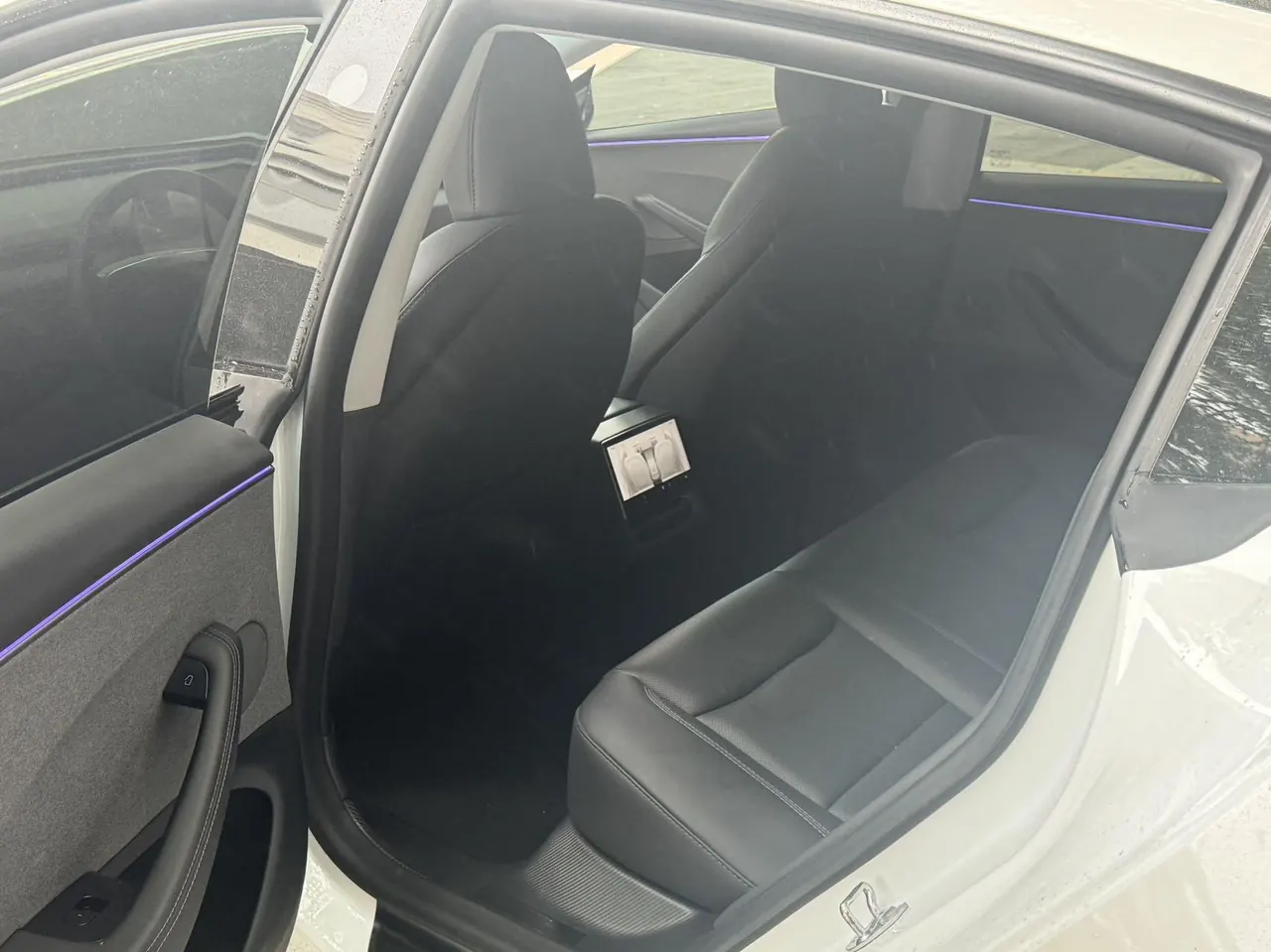 Tesla 2025 Model 3 rear-wheel drive version of automatic transmission 4