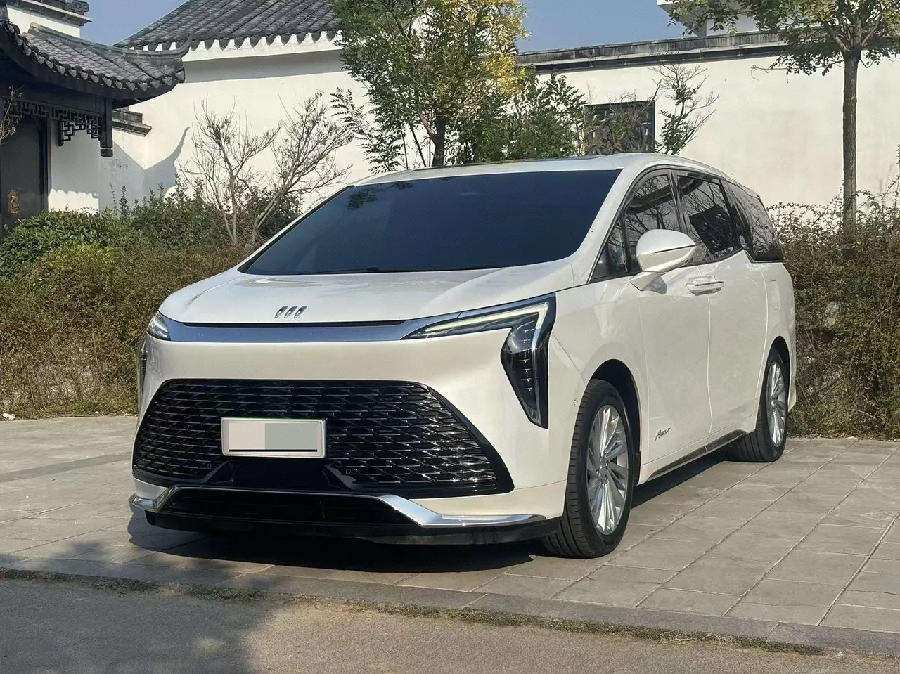 Buick 2023 Century 48V 2.0T Yunshi Edition 6-seat Automatic Gear - View 1