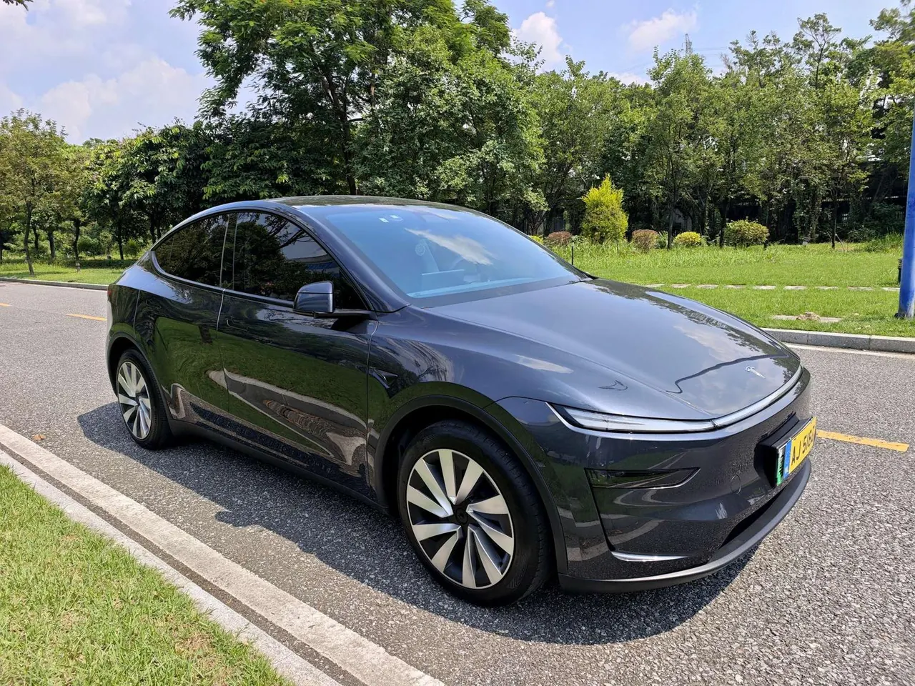 Tesla 2025 Model Y Rear Wheel Drive First Edition Automatic Transmission 4