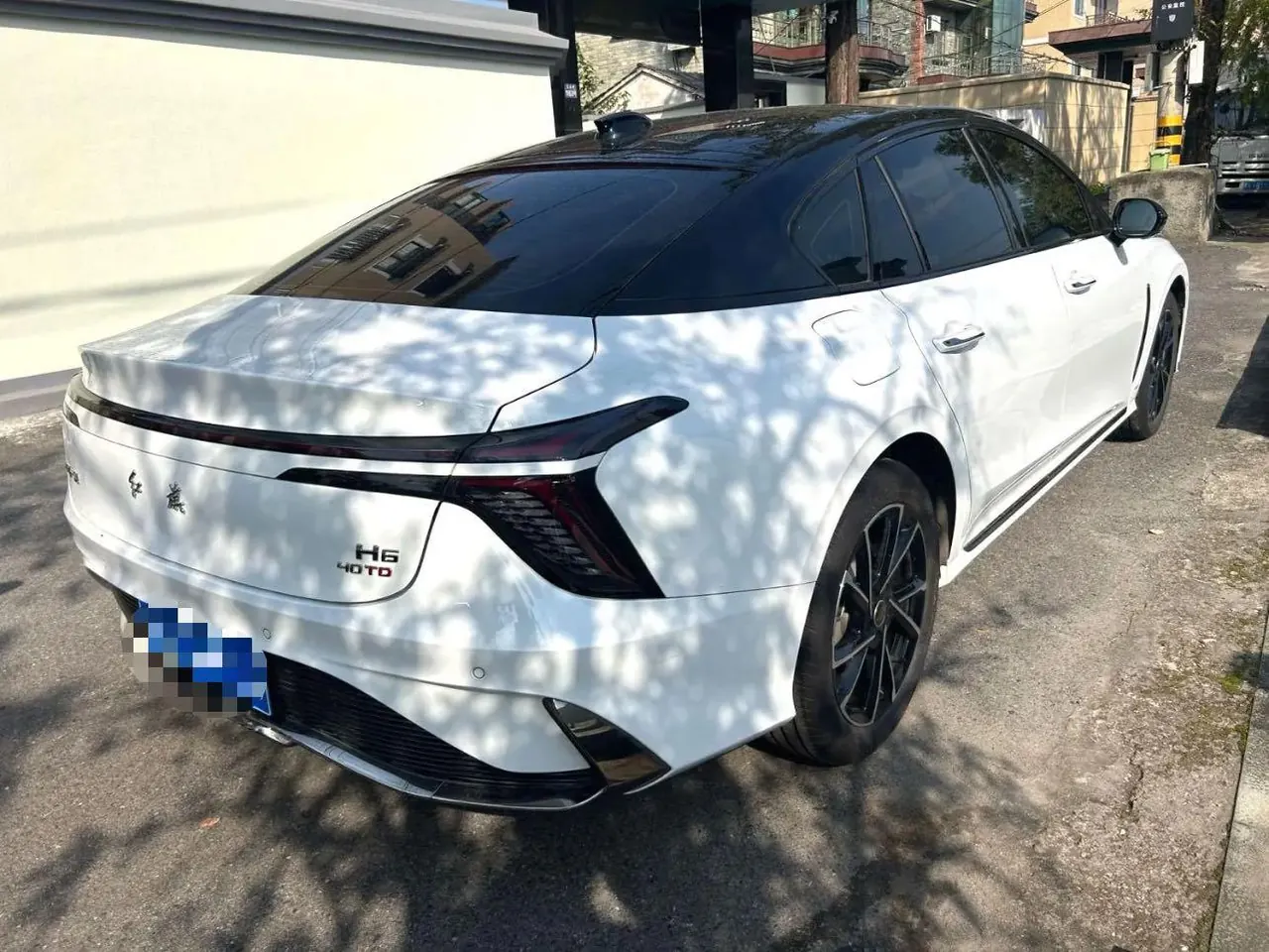 HongQi 2025 H6 2.0T to the United States version of automatic gear 5