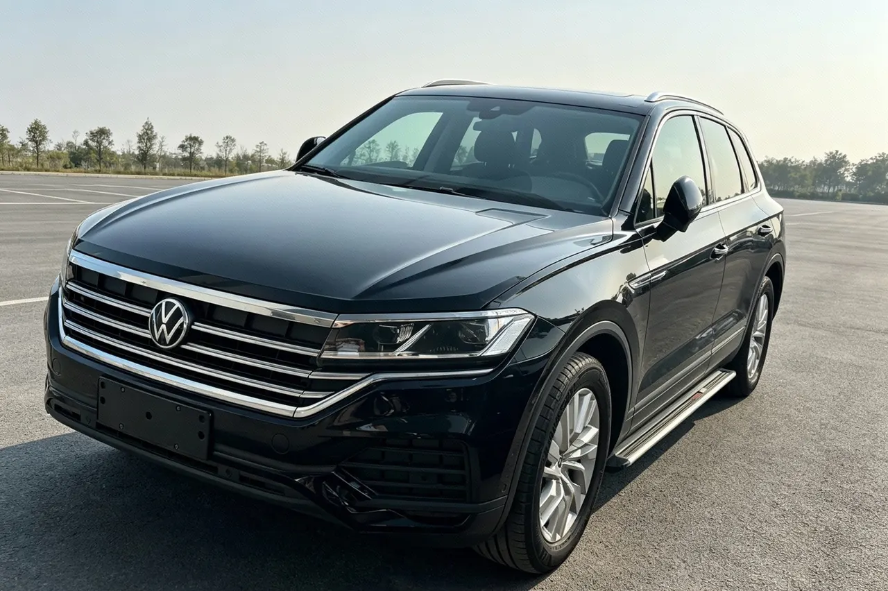 Volkswagen Touareg (Imported) 2022 Touareg 2.0TSI Sharp Edition Automatic Gear - View 1