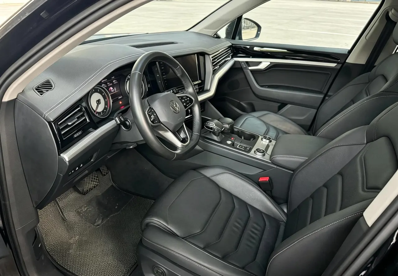 Volkswagen Touareg (Imported) 2022 Touareg 2.0TSI Sharp Edition Automatic Gear 6