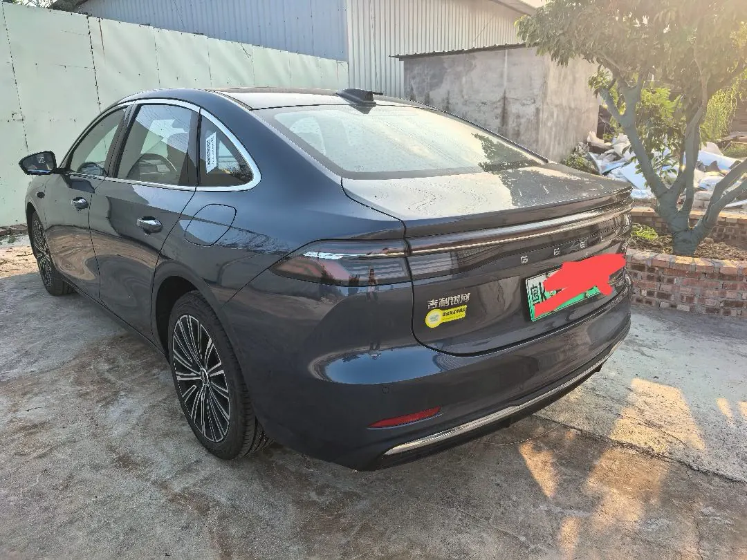 Geely Galaxy 2025 A7 EM-i 1.5 150km Starship Edition Automatic Gear 6