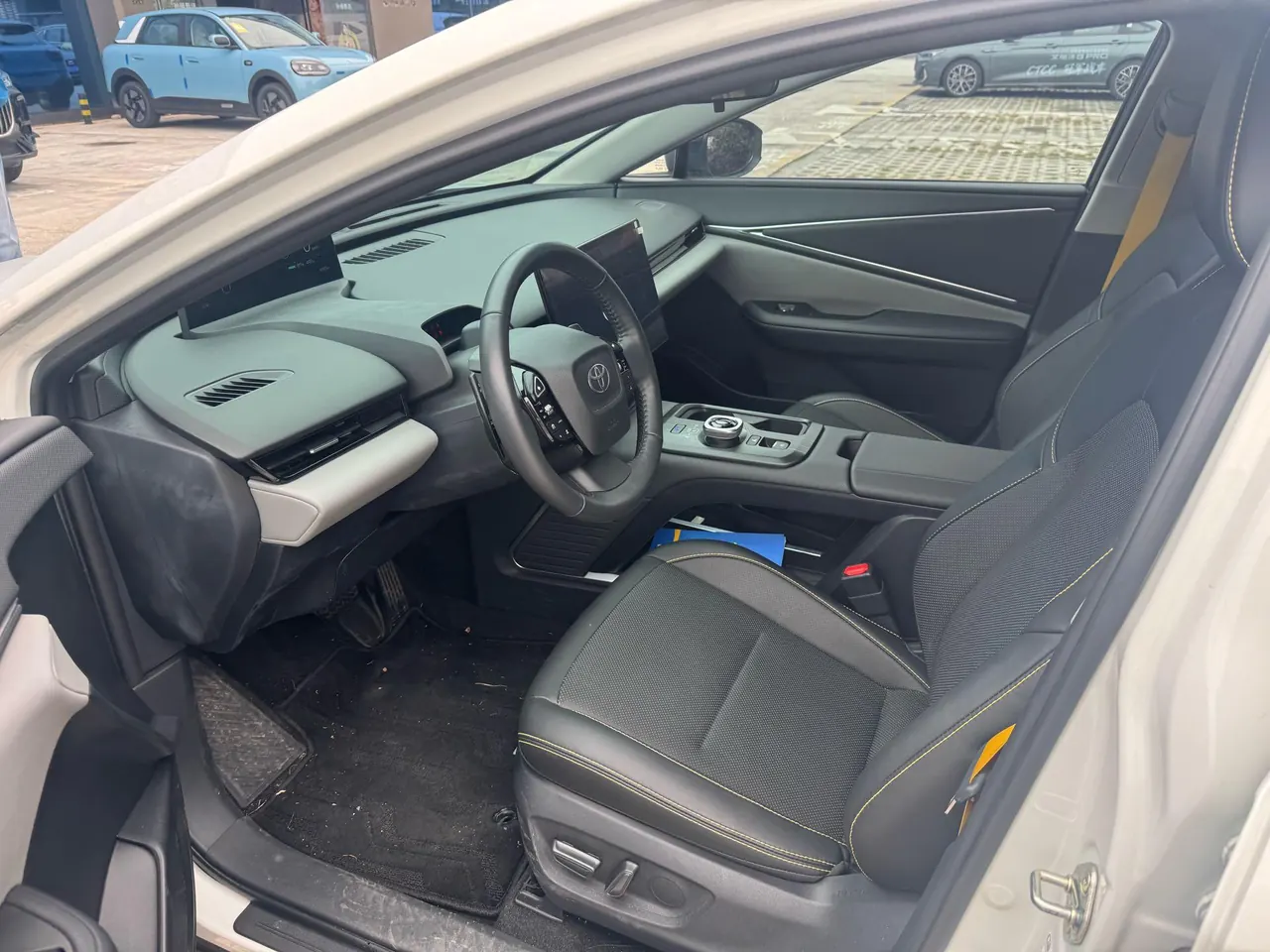 Toyota 2025 bZ 5 550 PRO Zhixing Edition Automatic Gear 4