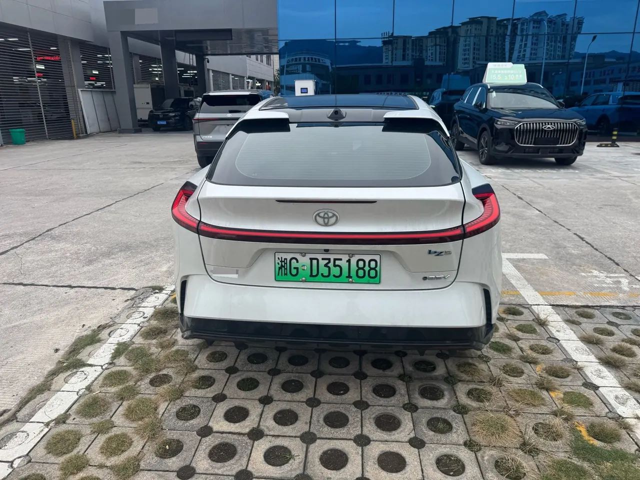 Toyota 2025 bZ 5 550 PRO Zhixing Edition Automatic Gear 8