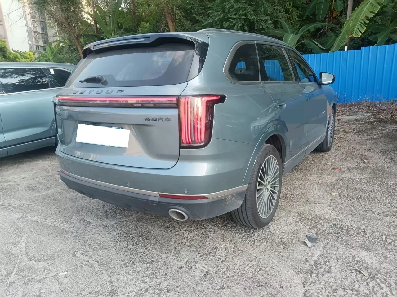 Jetour 2025 X70L 2.0TD flagship 7-seat automatic gear 3