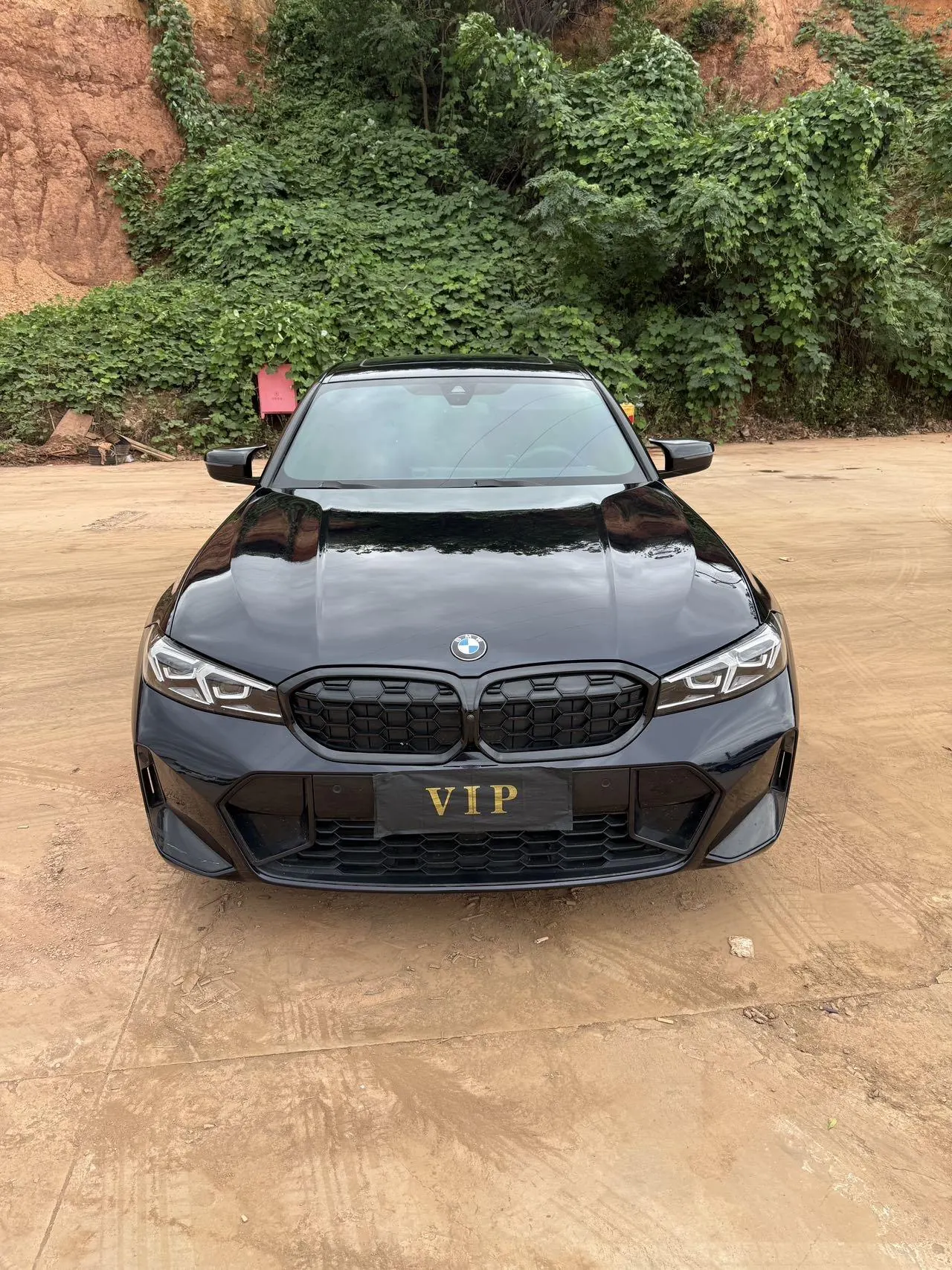 BMW 3 Series 2023 325i 2.0T M Sports Obsidian Night Suit Automatic Gear 2