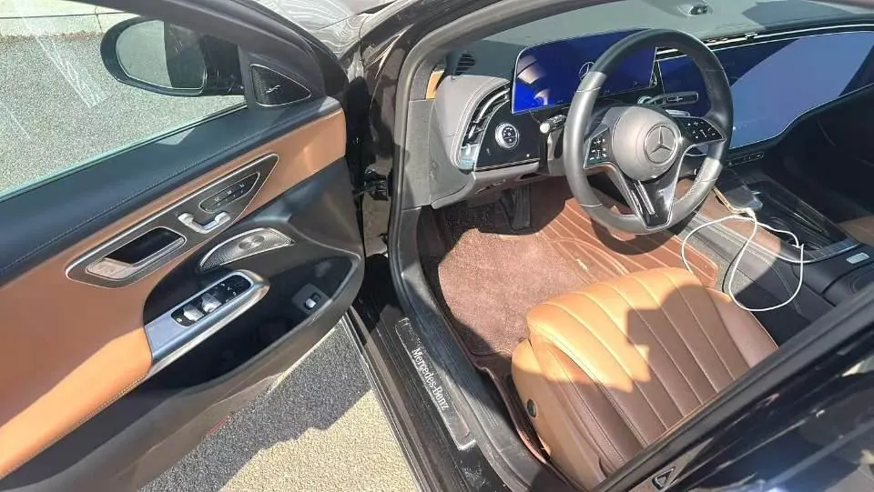 Mercedes Benz E Class 2024 E 300 L 48V 2.0T Luxury Automatic Gear 3