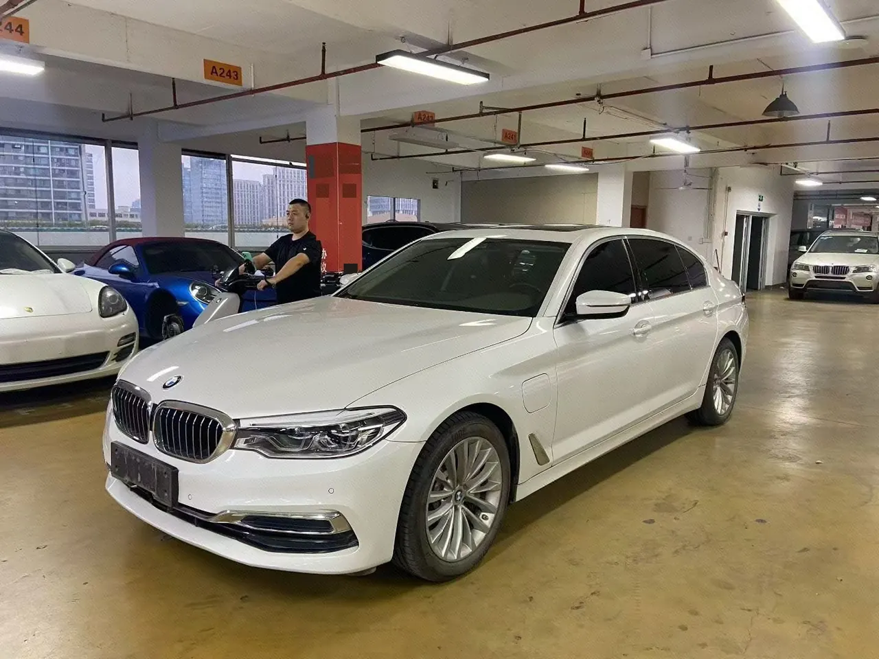 BMW 5 series new energy 2020 530Le 2.0T mileage upgraded luxury package automatic gear - View 1
