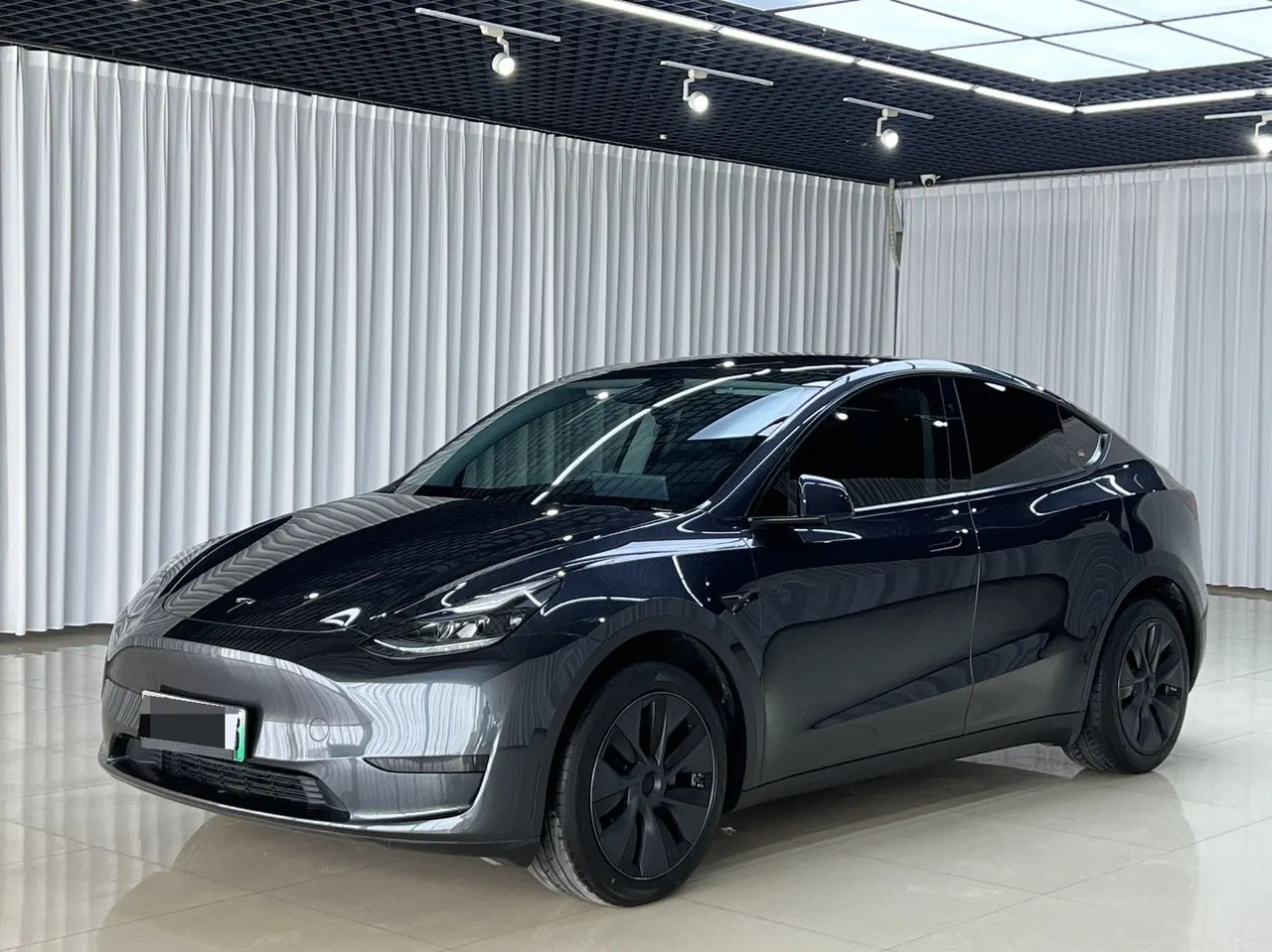 Tesla 2024 Model Y rear-wheel drive version automatic transmission - View 1