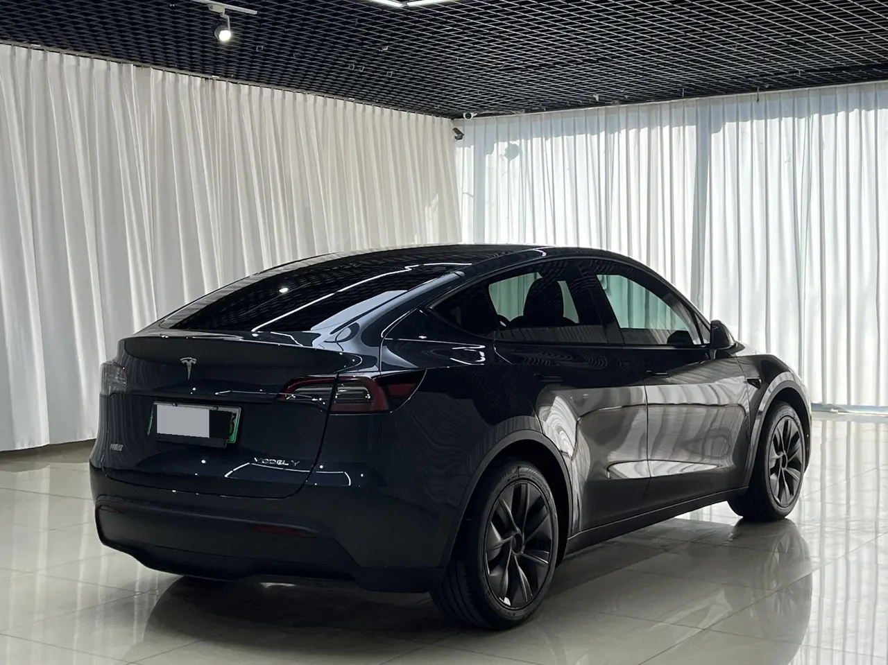 Tesla 2024 Model Y rear-wheel drive version automatic transmission 3