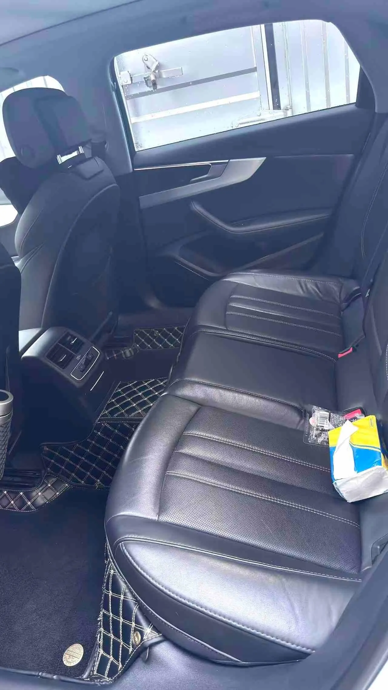 Audi 2022 A4L 2.0TFSI 40TFSI Fashion Dynamic Automatic 2
