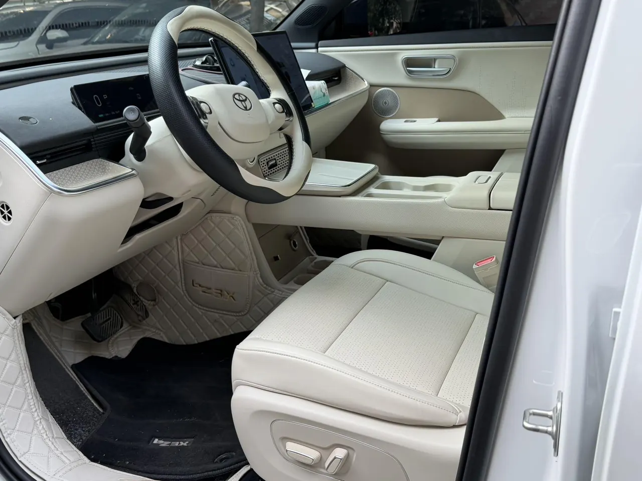 Toyota 2025 Platinum Intelligence 3X 520 Pro Automatic Gear 4