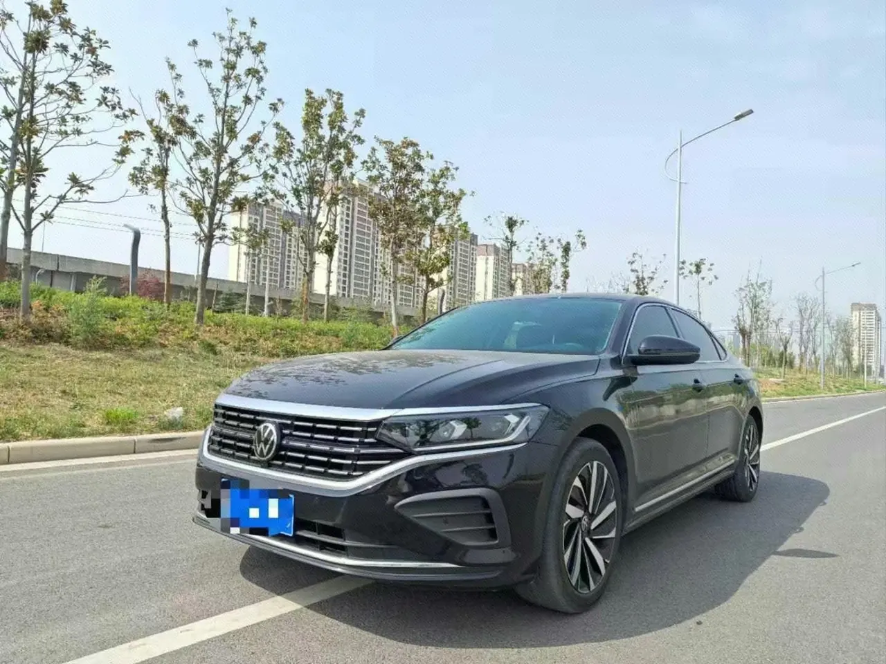 Volkswagen 2024 Passat 2.0TSI 330TSI Elite Edition Automatic - View 1