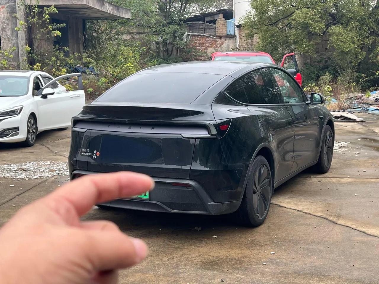 Tesla 2024 Model Y rear-wheel drive version automatic transmission 3