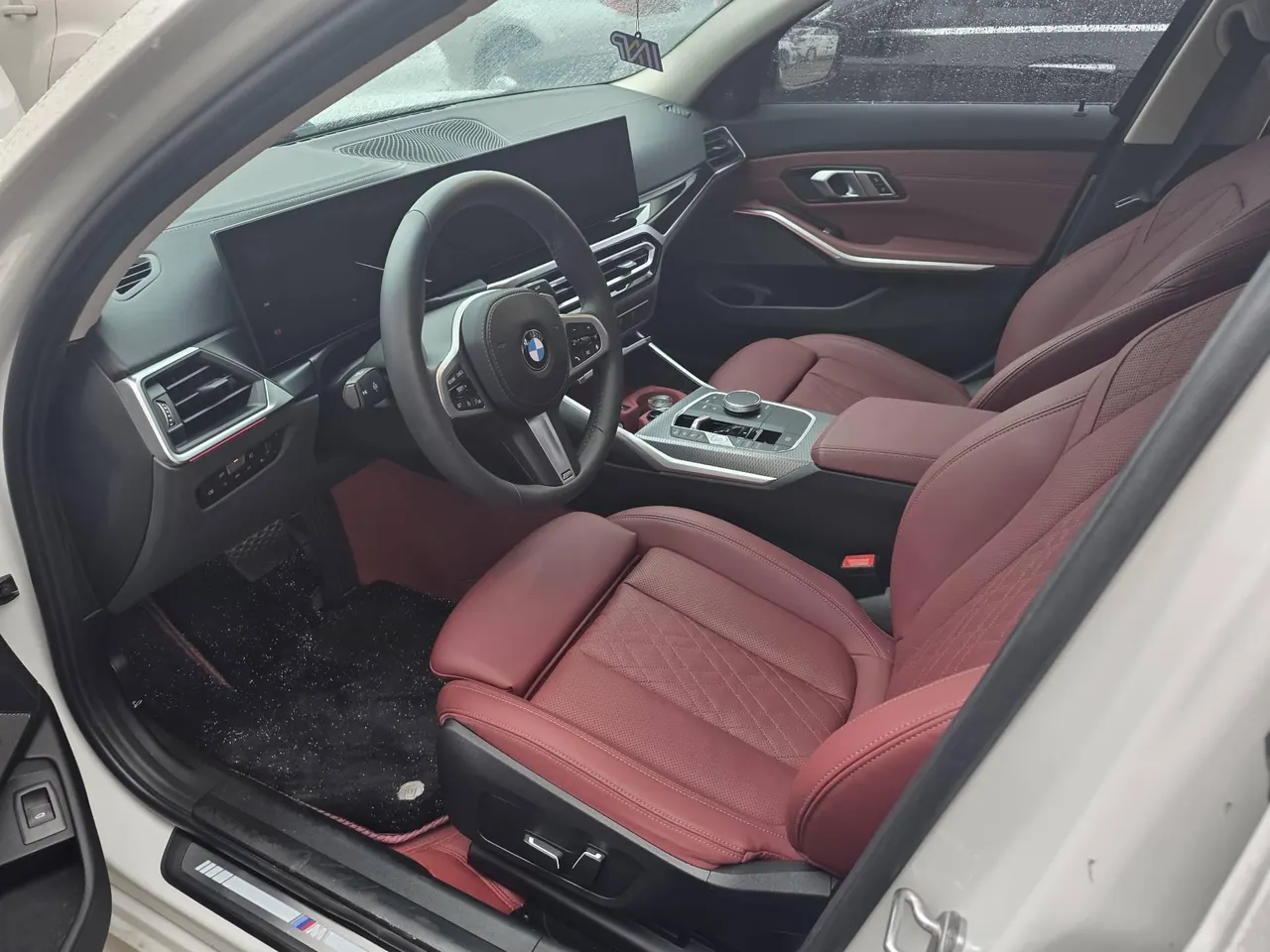 BMW 3 Series 2024 325Li 2.0T M Sports Obsidian Night Suit Automatic Gear 4