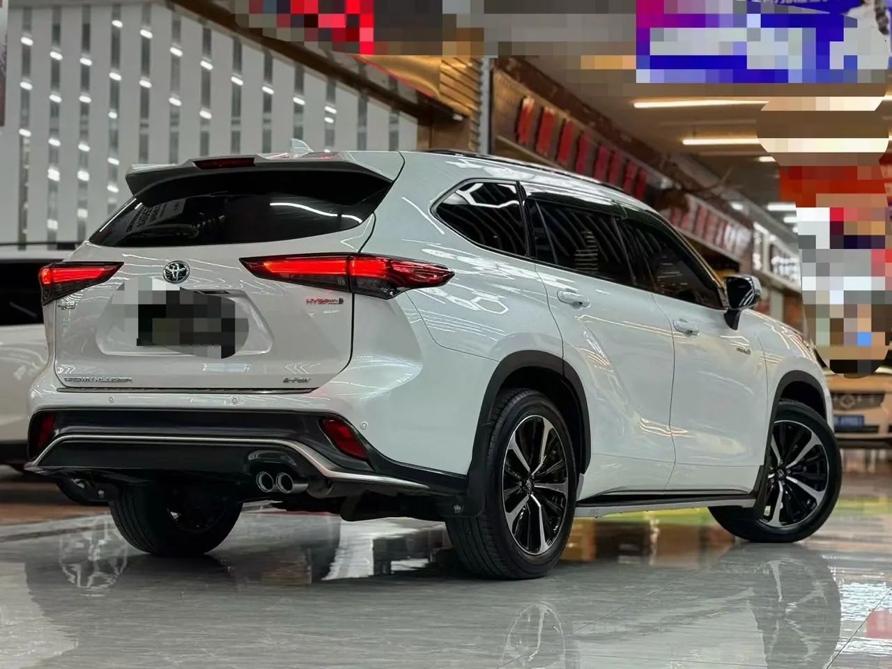 Toyota 2024 Crown Land Release HEV 2.5 Stepless Four-wheel Drive Deluxe Edition Automatic Gear 2