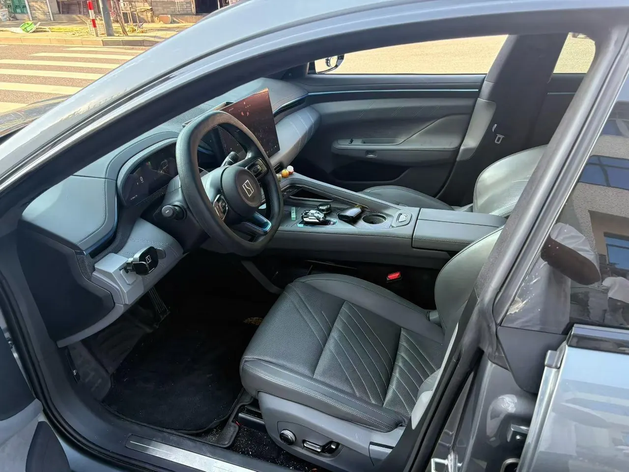 Zeekr 2024 Zeekr 001 WE version 100kWh rear drive automatic gear 7