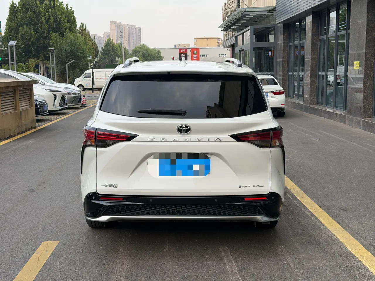 Toyota 2024 Grevia HYBRID 2.5 Stepless Premium PLUS 4WD Automatic Gear 4