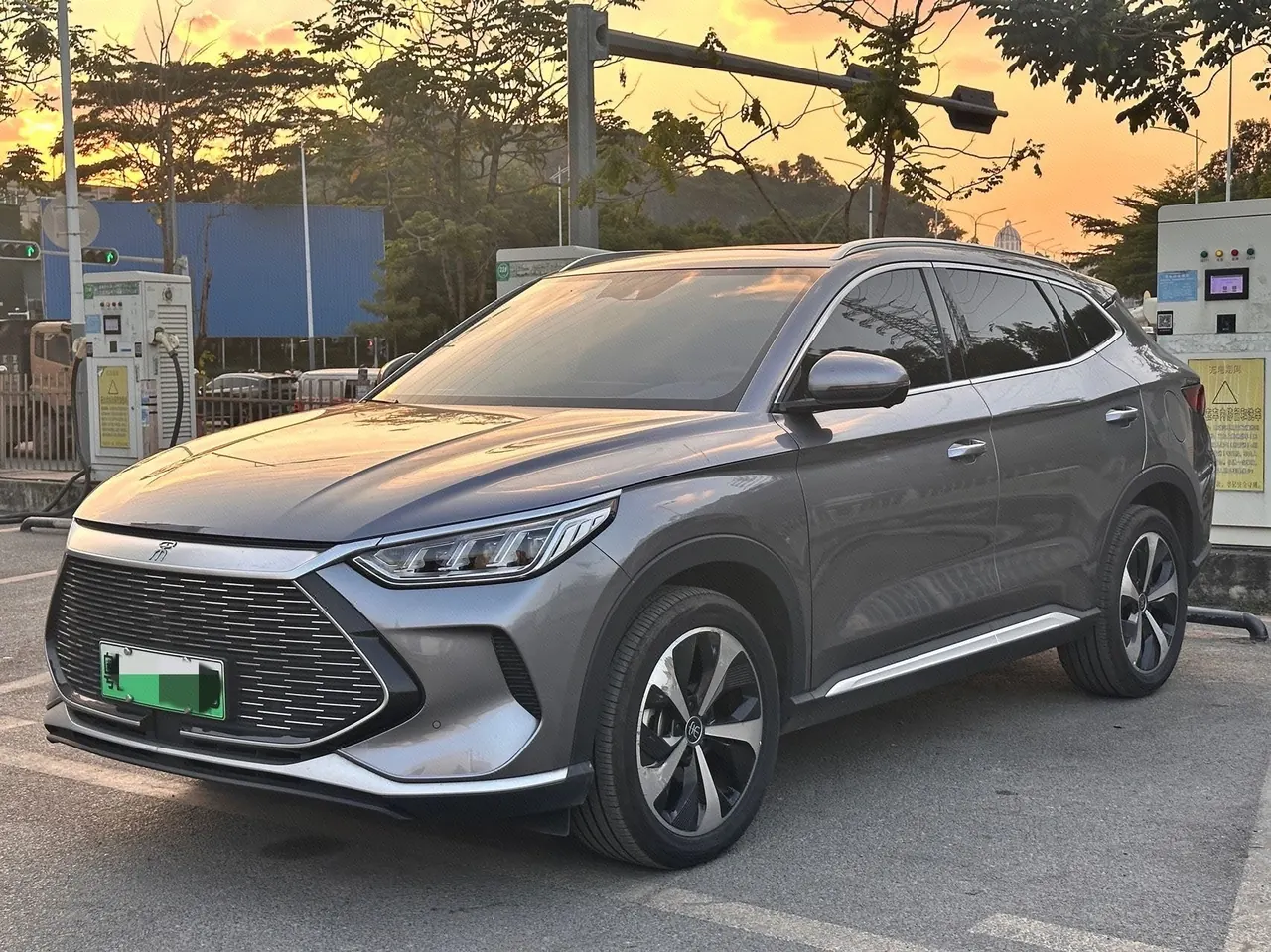 BYD Song PLUS New Energy 2022 Song PLUS DM-i 1.5 Stepless 110KM Flagship PLUS 5G Edition Automatic Gear - View 1