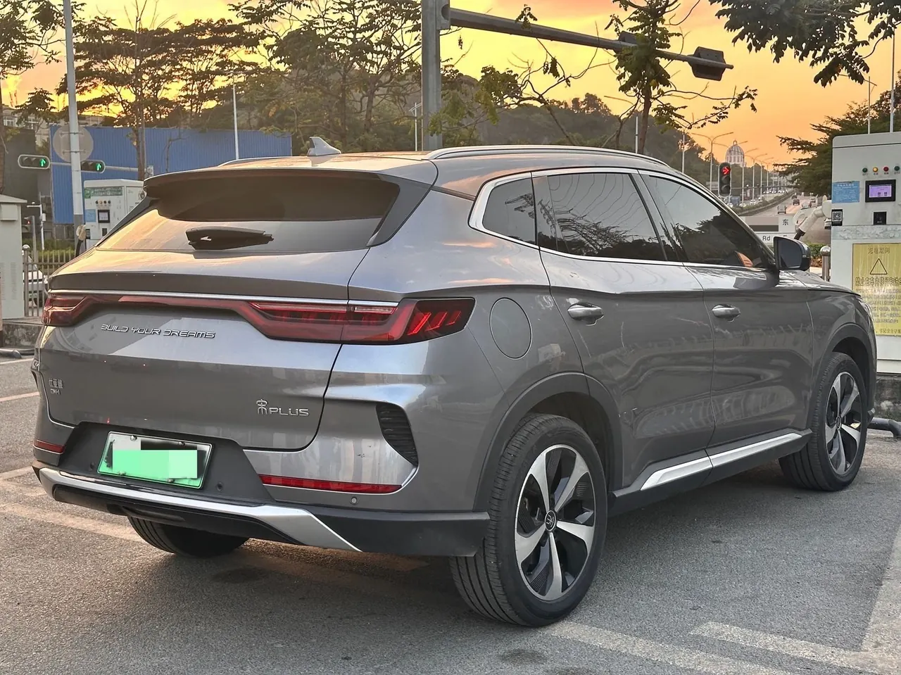 BYD Song PLUS New Energy 2022 Song PLUS DM-i 1.5 Stepless 110KM Flagship PLUS 5G Edition Automatic Gear 7
