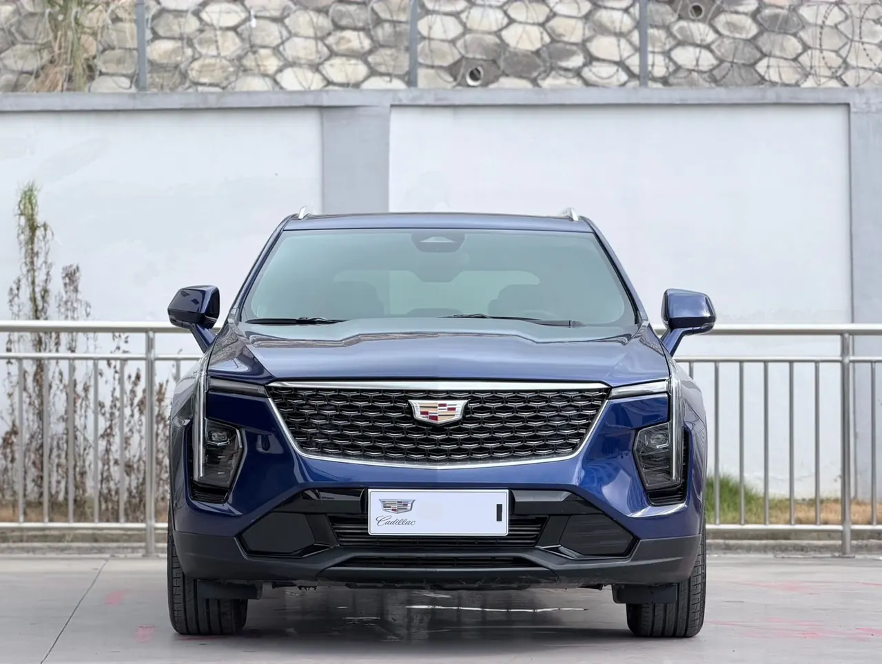 Cadillac 2024 XT4 48V 2.0T 28T Two-Drive Luxury Automatic Gear 2