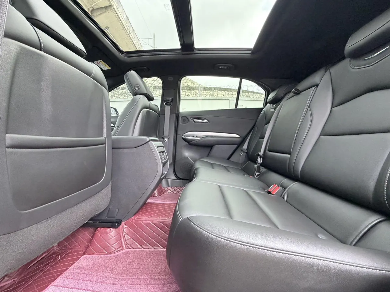 Cadillac 2024 XT4 48V 2.0T 28T Two-Drive Luxury Automatic Gear 5