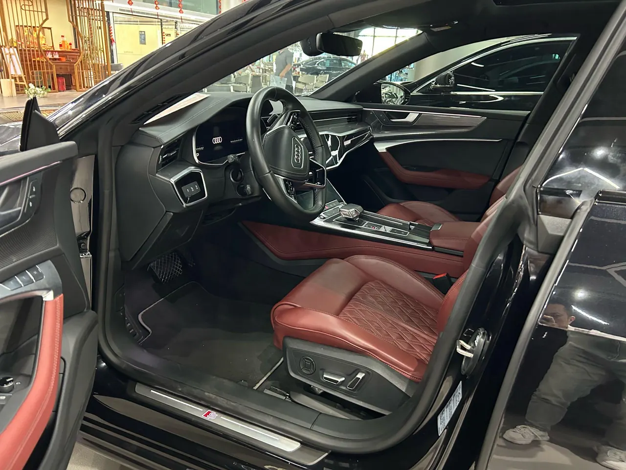 Audi 2024 A7L 2.0TFSI 45TFSI Quattro S-line Black Samurai Edition Automatic Gear 2