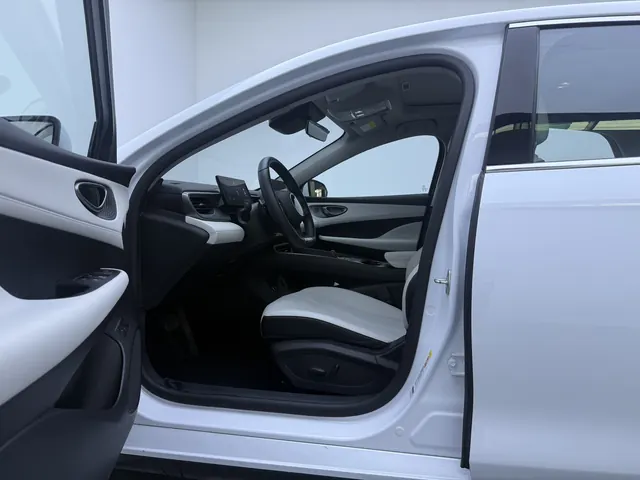 BYD 2025 seals 05 DM-i 1.5 stepless smart driving version 120KM flagship automatic gear 4