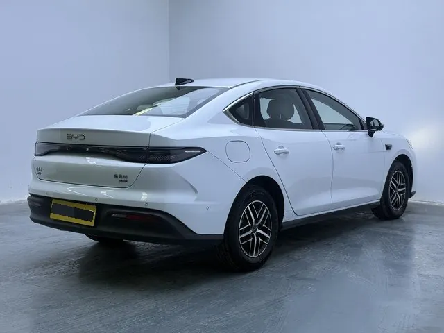 BYD 2025 seals 05 DM-i 1.5 stepless smart driving version 120KM flagship automatic gear 7