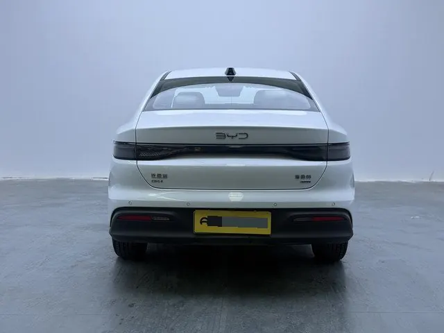 BYD 2025 seals 05 DM-i 1.5 stepless smart driving version 120KM flagship automatic gear 8