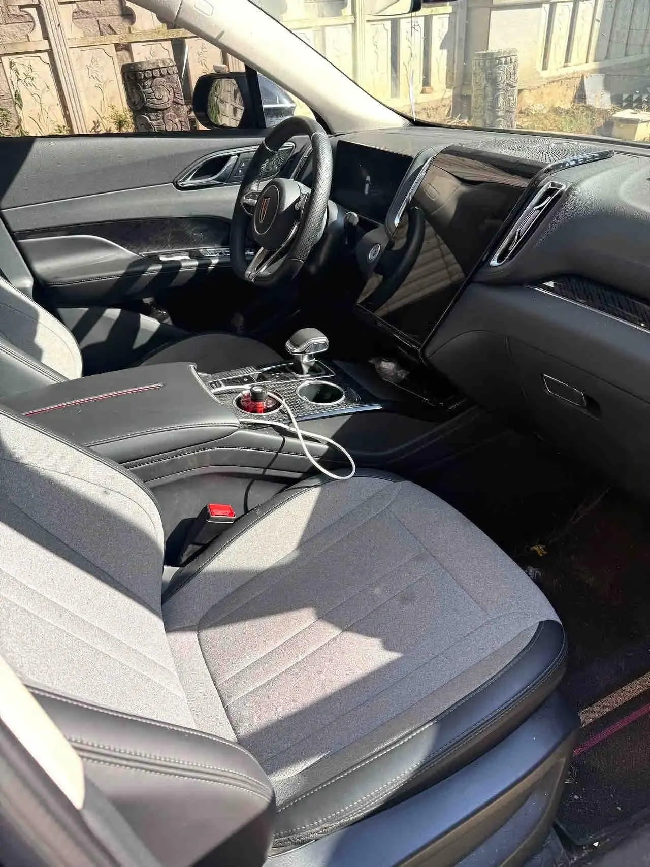 HongQi 2024 HS3 1.5T Yong Edition Automatic Gear 2