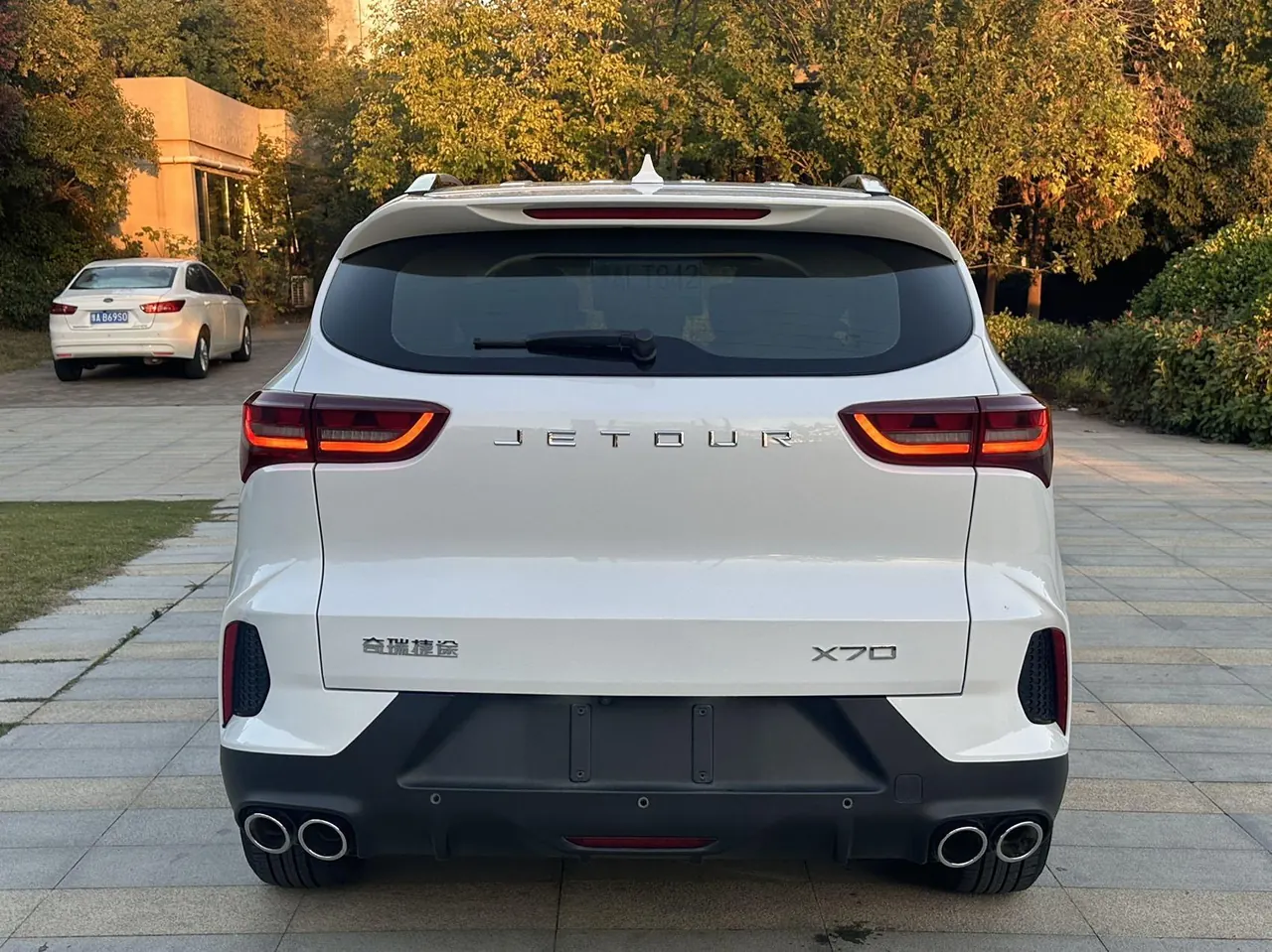 Jetour 2023 X70 1.5T Exceed PRO Edition 7-seat Automatic Gear 4