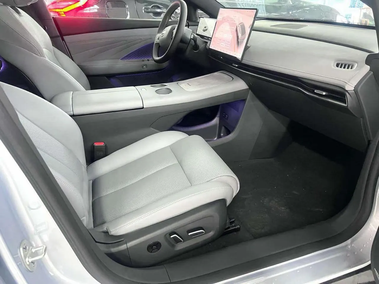 Nissan 2025 N 7 510 Pro automatic gear 4
