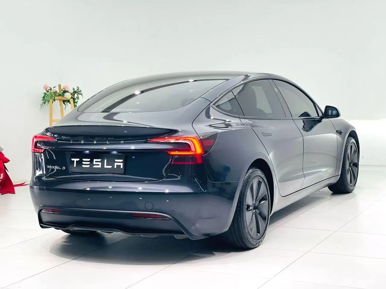 Tesla 2023 Model 3 Rejuvenation Edition Rear Wheel Drive Automatic Transmission 2