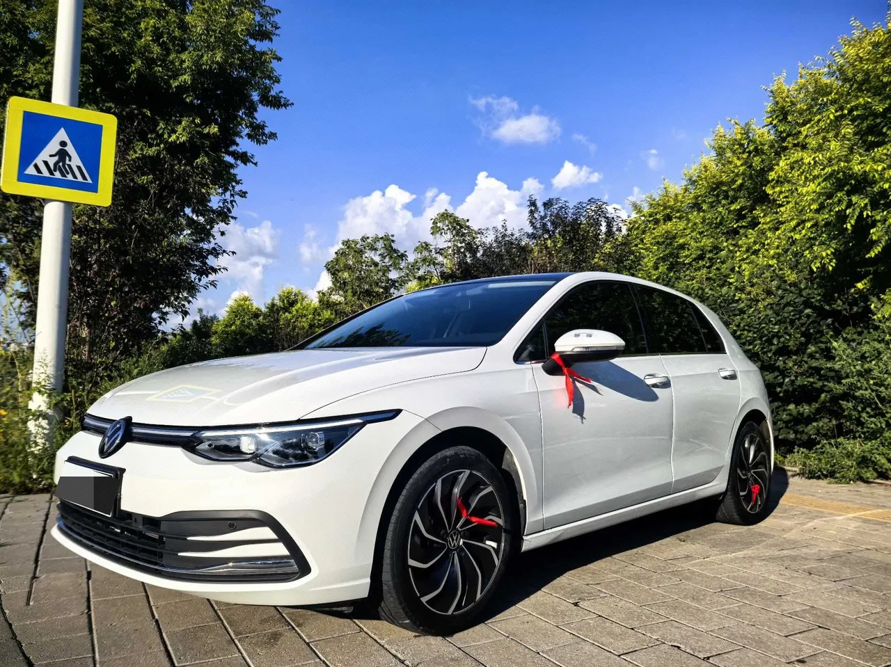 Volkswagen 2021 Golf 8 PRO 1.4TSI 280TSI Automatic - View 1