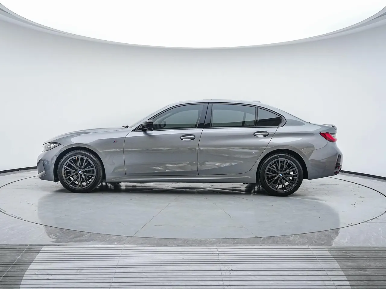 BMW 3 Series 2023 325Li 2.0T M Sports Obsidian Night Suit Automatic Gear 6