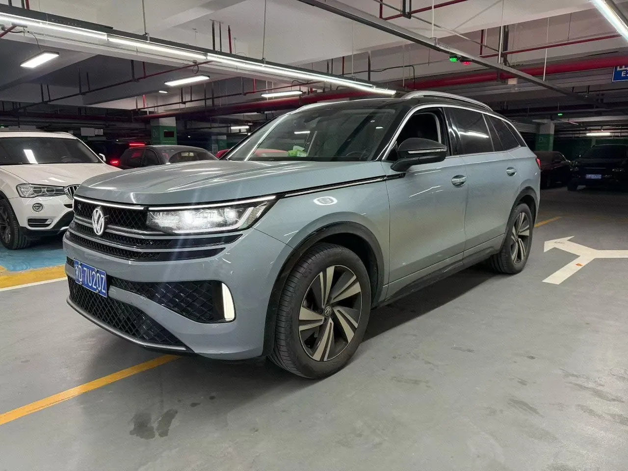 Volkswagen 2023 model tour R-Line 2.0TSI 380TSI four-wheel drive parade version automatic gear - View 1