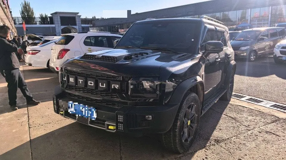Jetour 2023 Traveler 2.0T 4WD Crossing PRO Automatic Gear - View 1