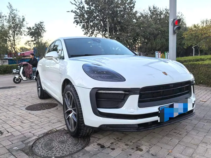 Porsche Macan (Imported) 2023 Macan S 2.9T Automatic 3