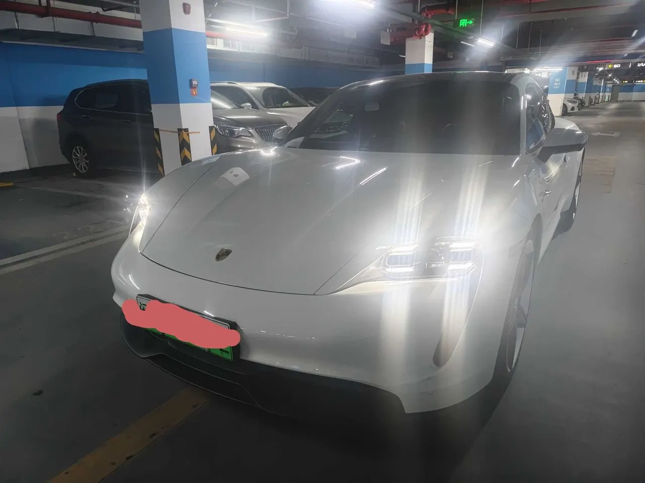 Porsche Taycan (Imported) 2020 Taycan Taycan Automatic - View 1
